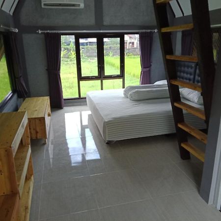 Joglopari Guesthouse Room 2 Bukan Untuk Pasangan Non Pasutri Tjepit 외부 사진