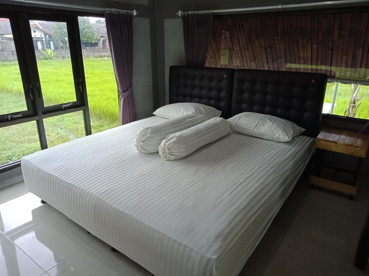 Joglopari Guesthouse Room 2 Bukan Untuk Pasangan Non Pasutri Tjepit 외부 사진